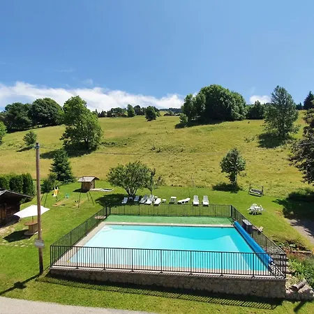 Le Grepon, Piscine Et Aire De Jeux *