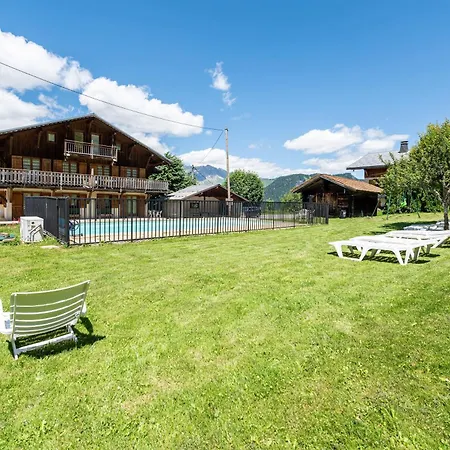 Le Grepon, Piscine Et Aire De Jeux *